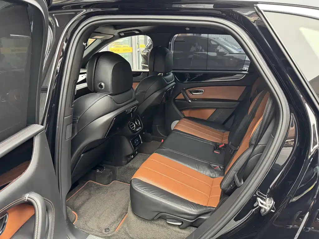 Bentley Bentayga — миниатюра 9