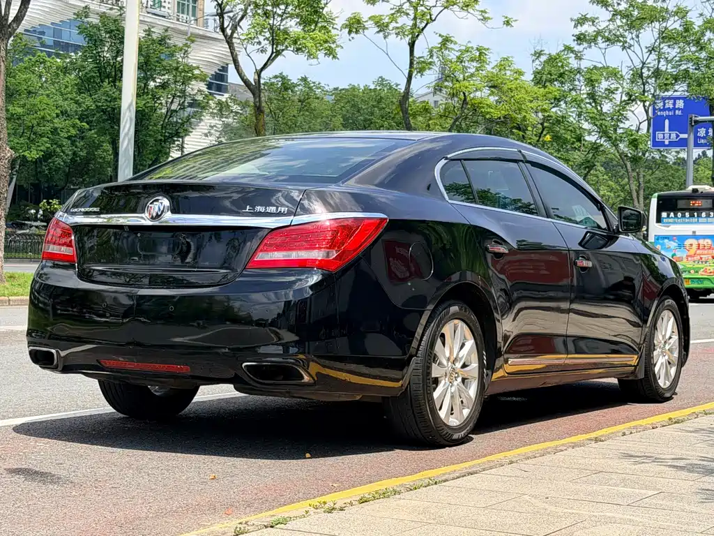Buick LaCrosse — миниатюра 6