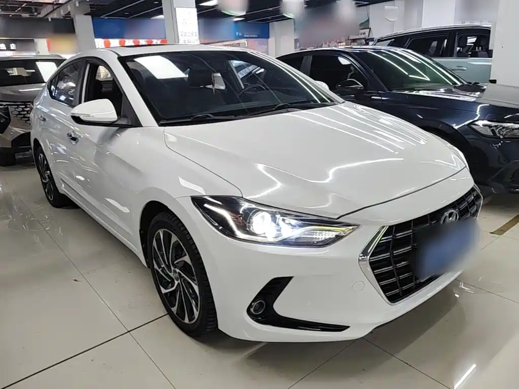 Hyundai Elantra — миниатюра 4