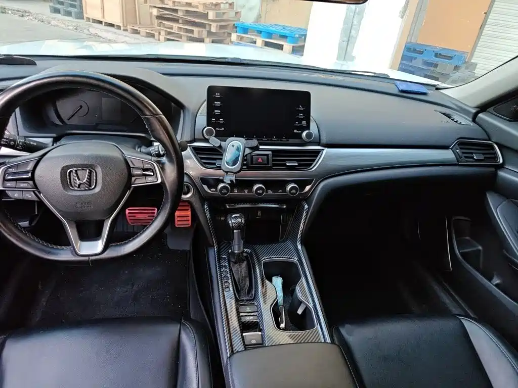Honda Accord — миниатюра 13