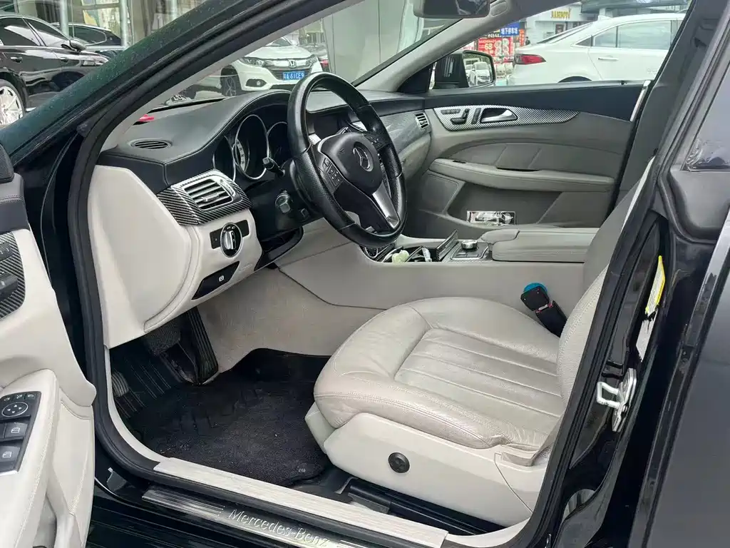 Mercedes-Benz CLS — миниатюра 17