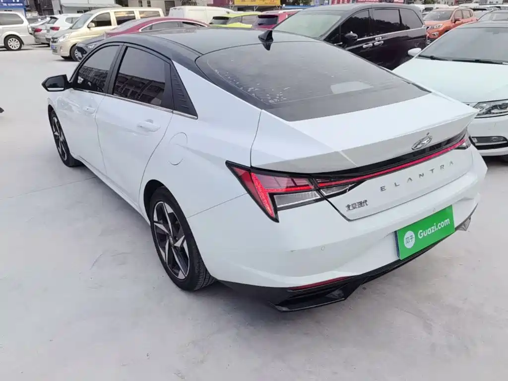 Hyundai Elantra — миниатюра 5