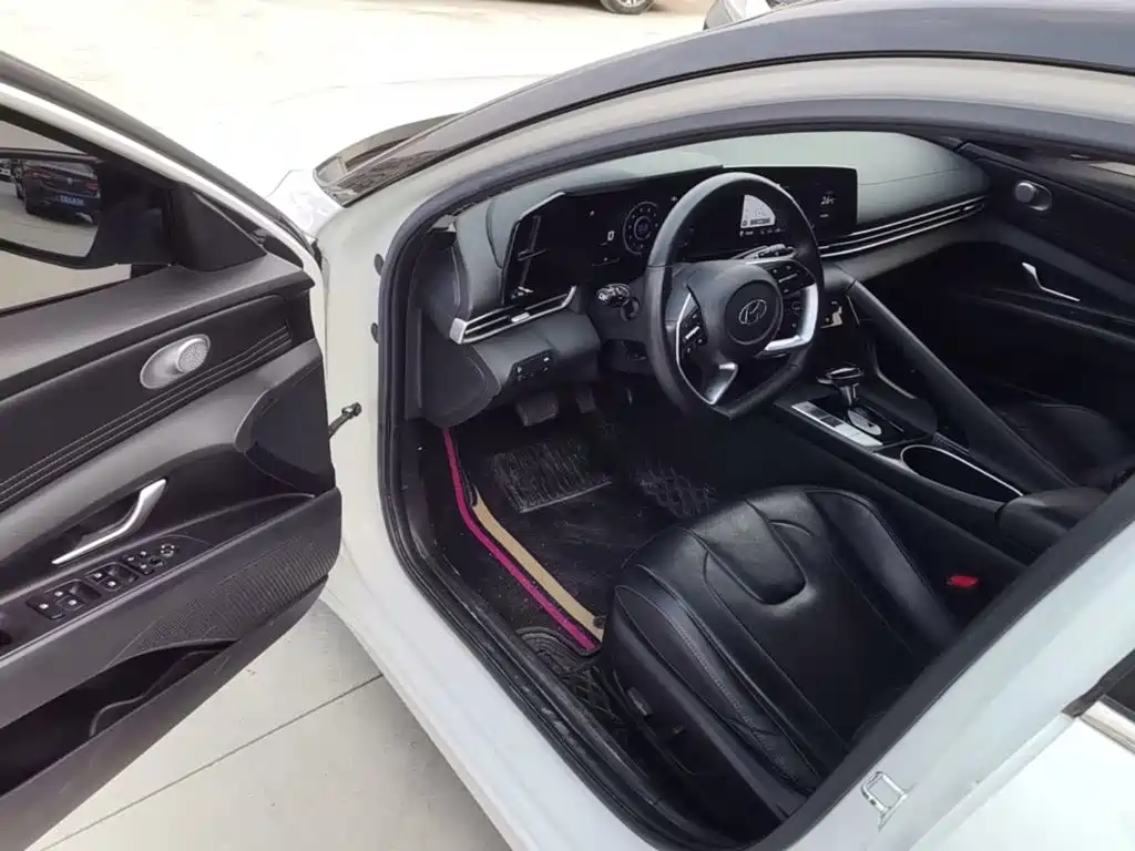 Hyundai Elantra — миниатюра 16