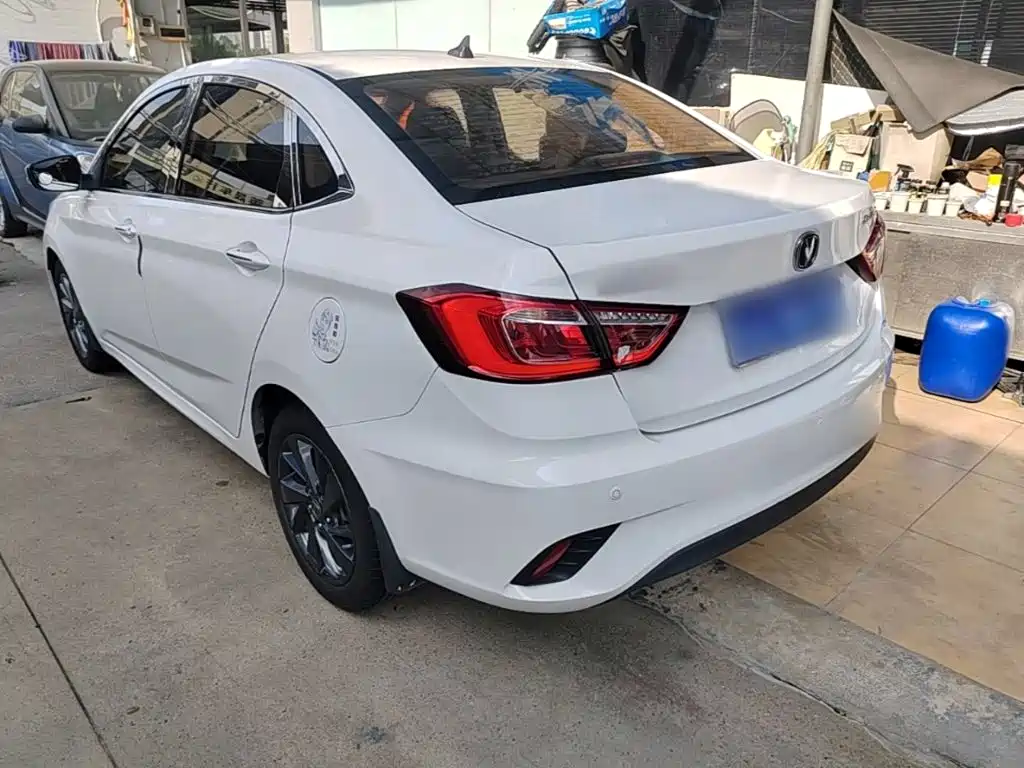 Changan Eado DT — миниатюра 5