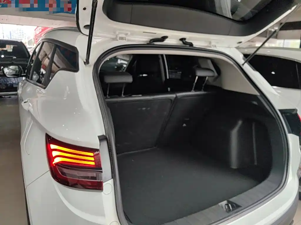 Geely Binyue — миниатюра 19