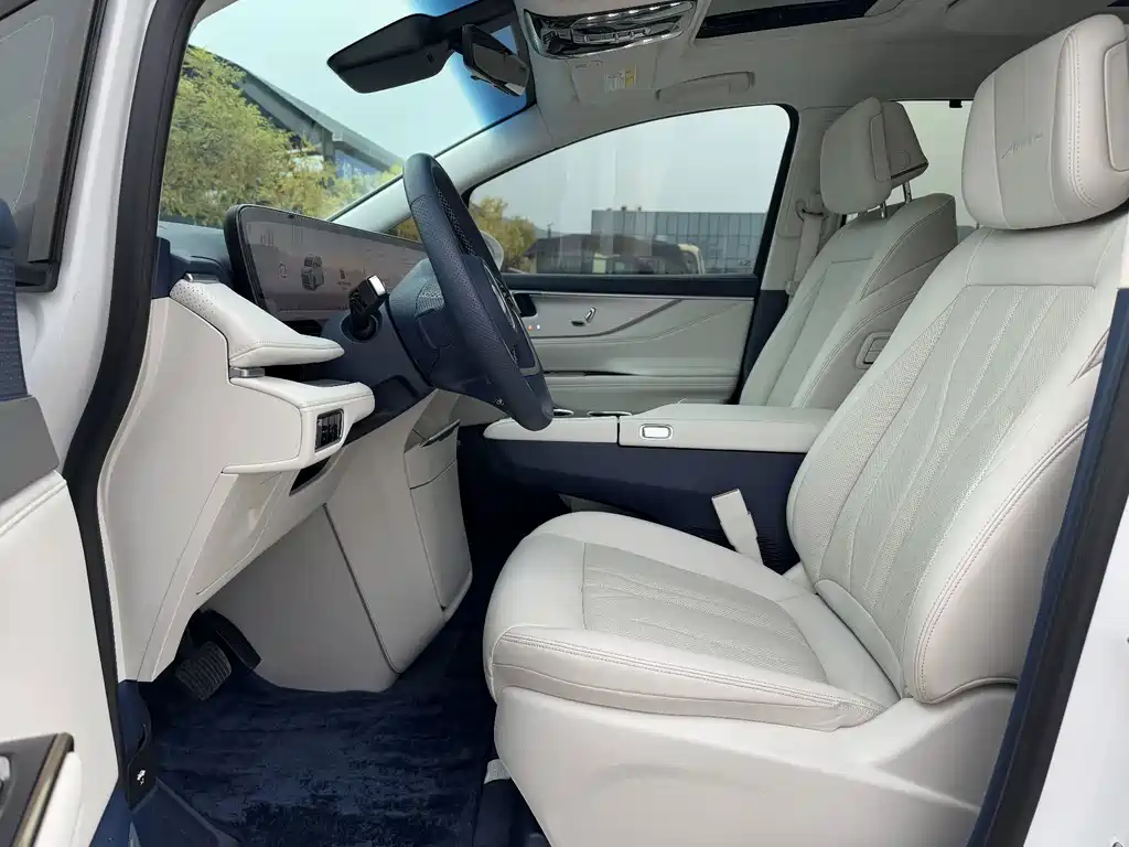 Buick GL8 Hybrid — миниатюра 4