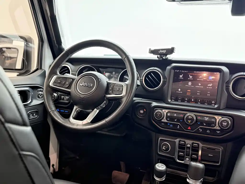 Jeep Wrangler PHEV — миниатюра 9