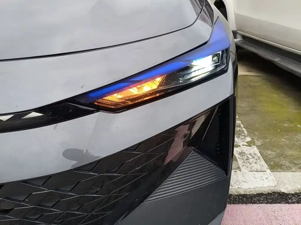 Changan UNI-V iDD — миниатюра 24