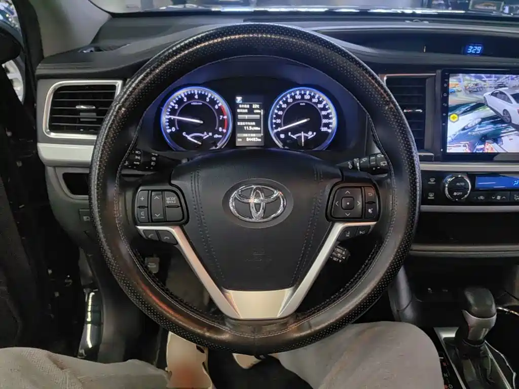 Toyota Highlander — миниатюра 11