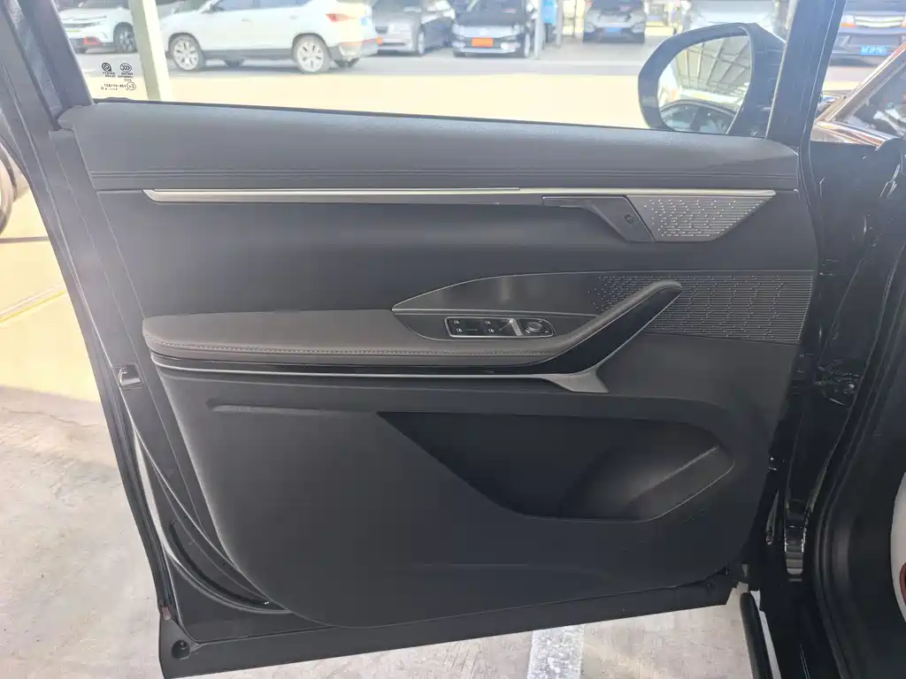 SAIC MAXUS EVERYONE 7