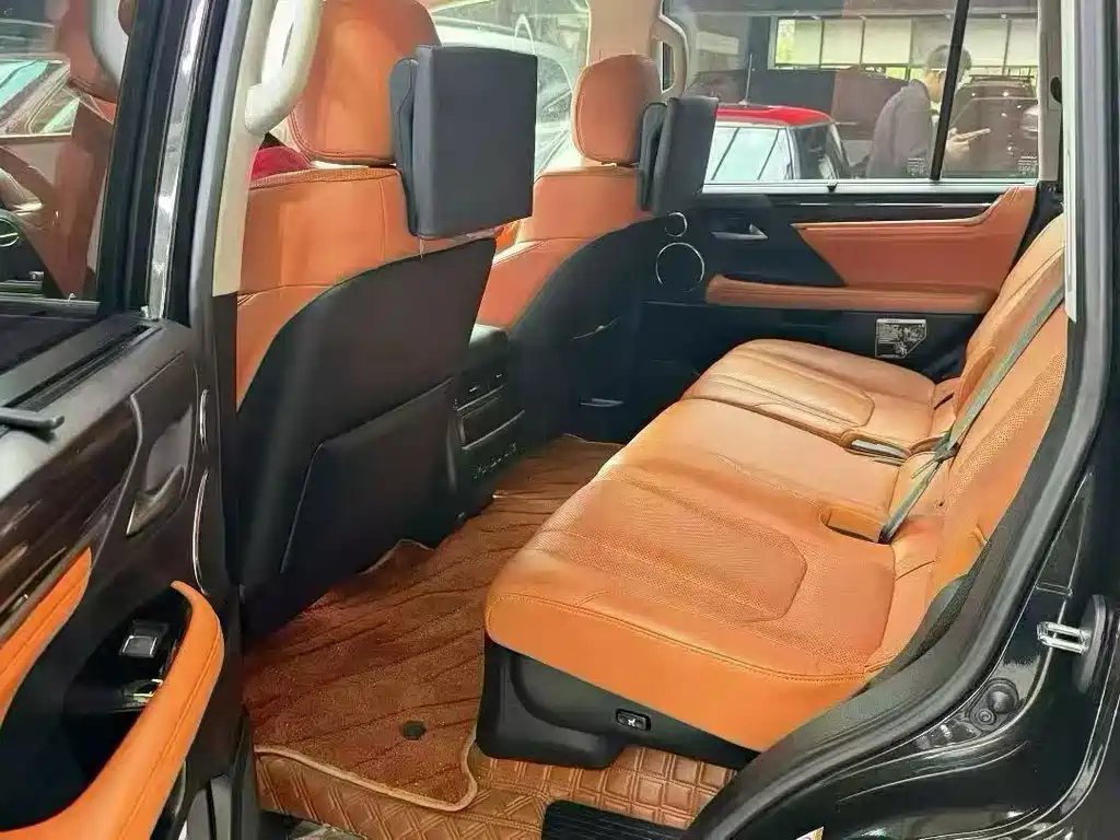 Lexus LX — миниатюра 9