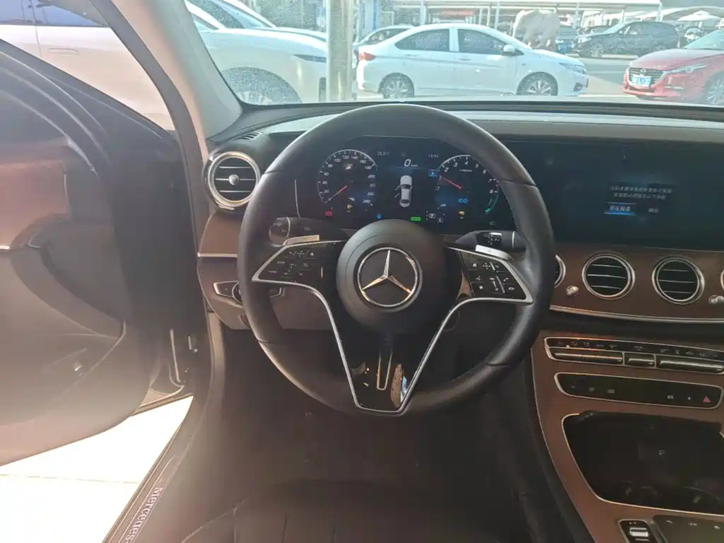 Mercedes-Benz E-Class New Energy — миниатюра 11
