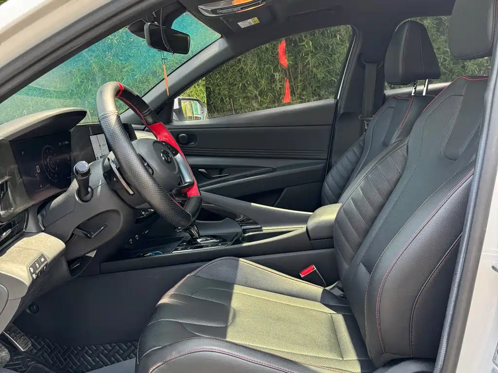 Hyundai Elantra — миниатюра 4