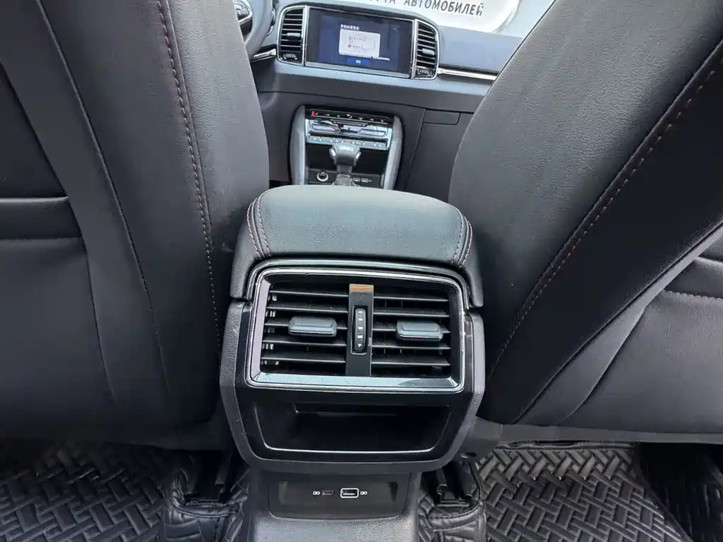 Skoda Karoq — миниатюра 12