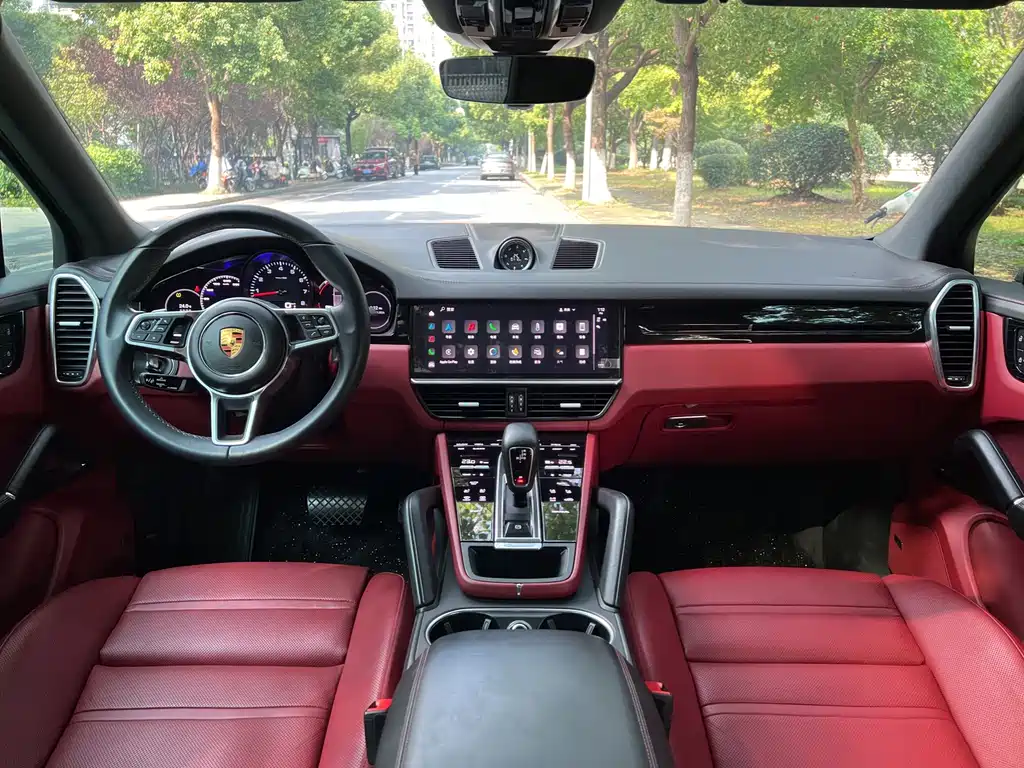 Porsche Cayenne — миниатюра 7