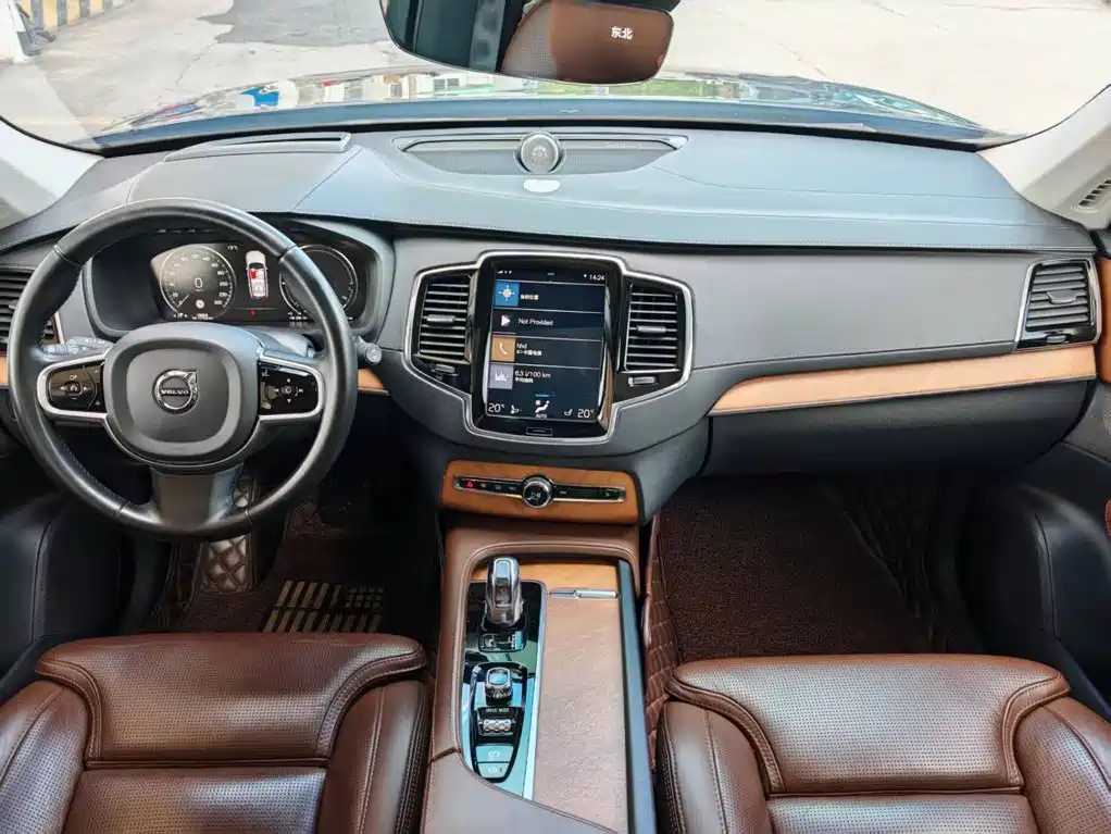 Volvo XC90 PHEV — миниатюра 16