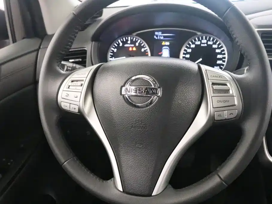 Nissan Tiida — миниатюра 6