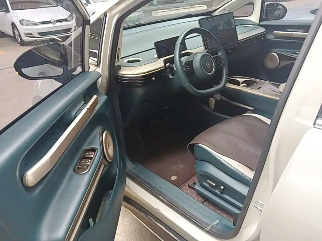 Baojun Yunduo — миниатюра 16
