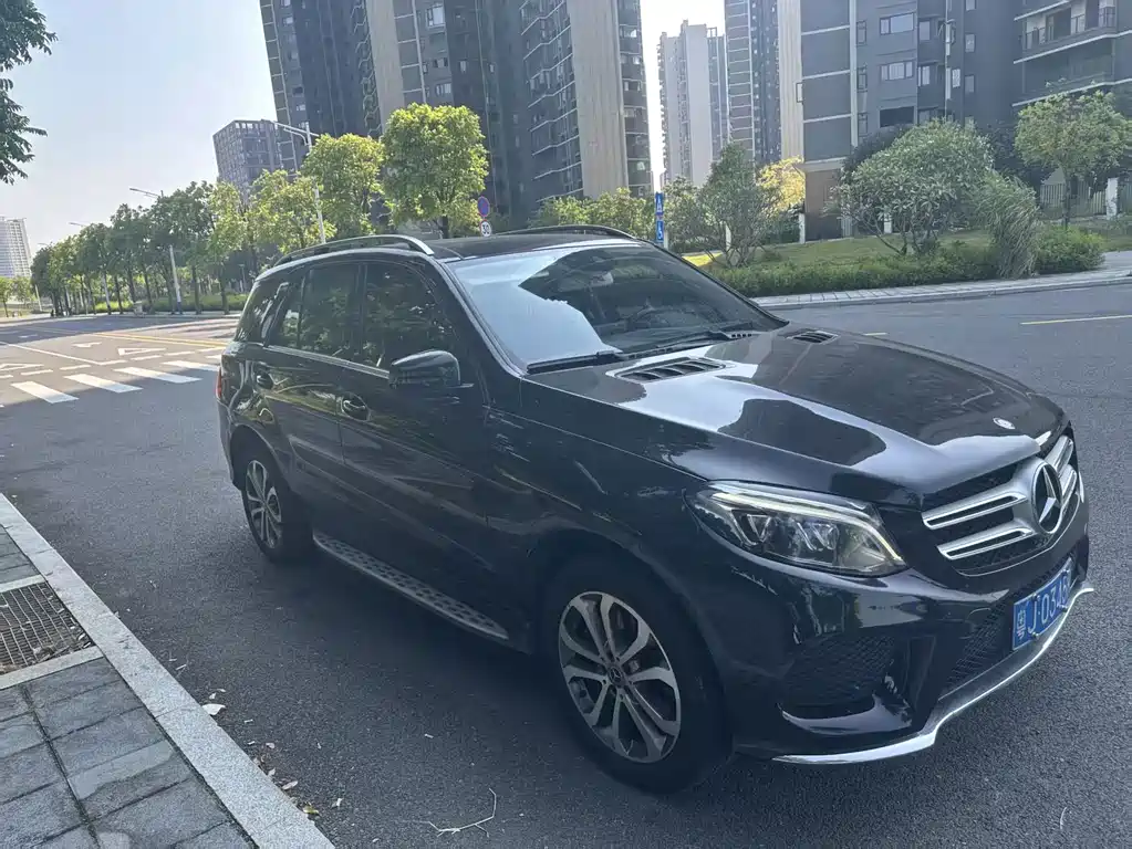 Mercedes-Benz GLE (Import) — миниатюра 13