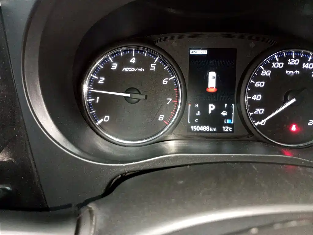 Mitsubishi Outlander 2018 2.4L Elite 5 мест