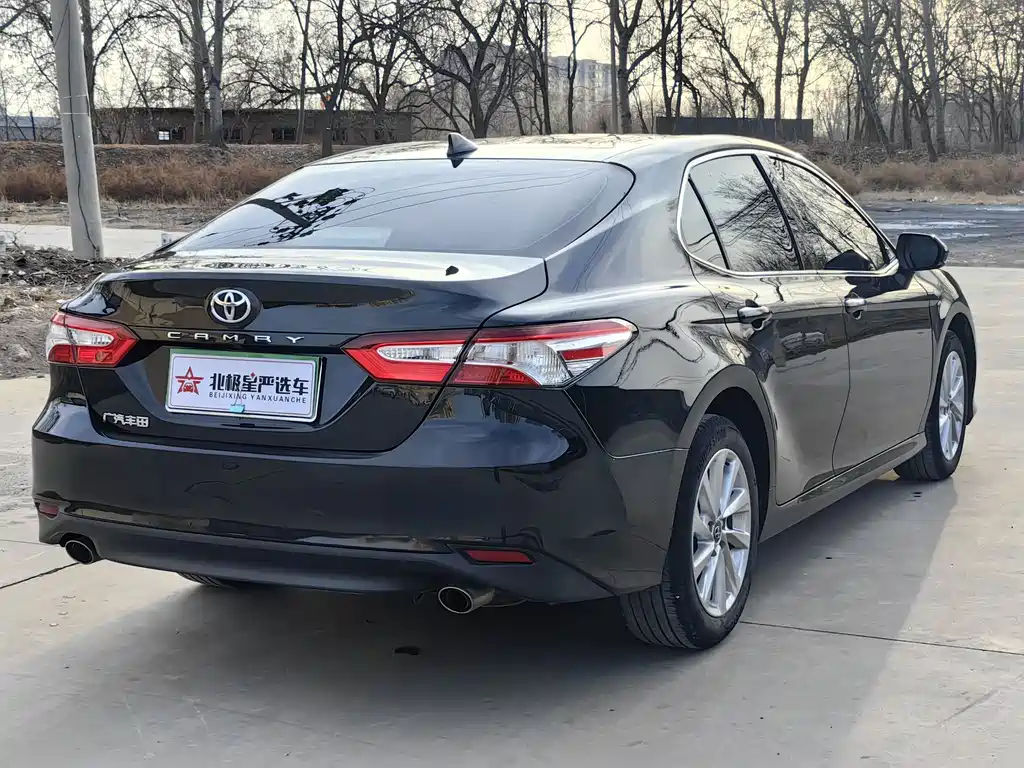 TOYOTA CAMRY