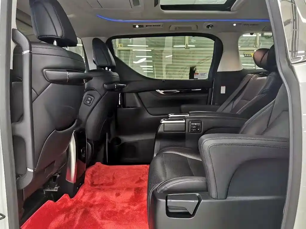 Toyota Vellfire 2019 2.5L HV Luxury