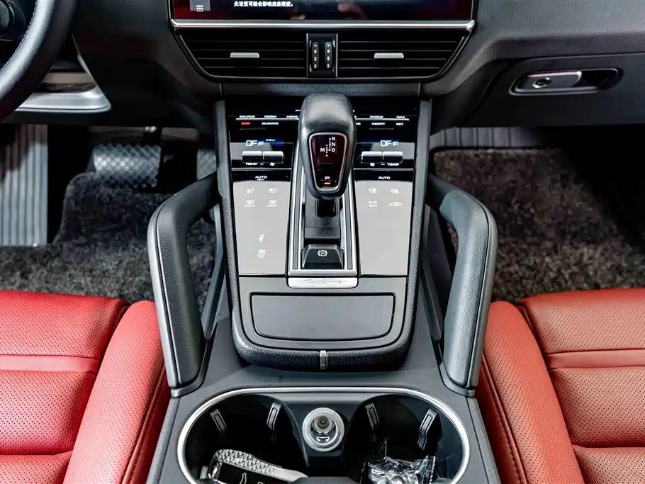 Porsche Cayenne — миниатюра 15