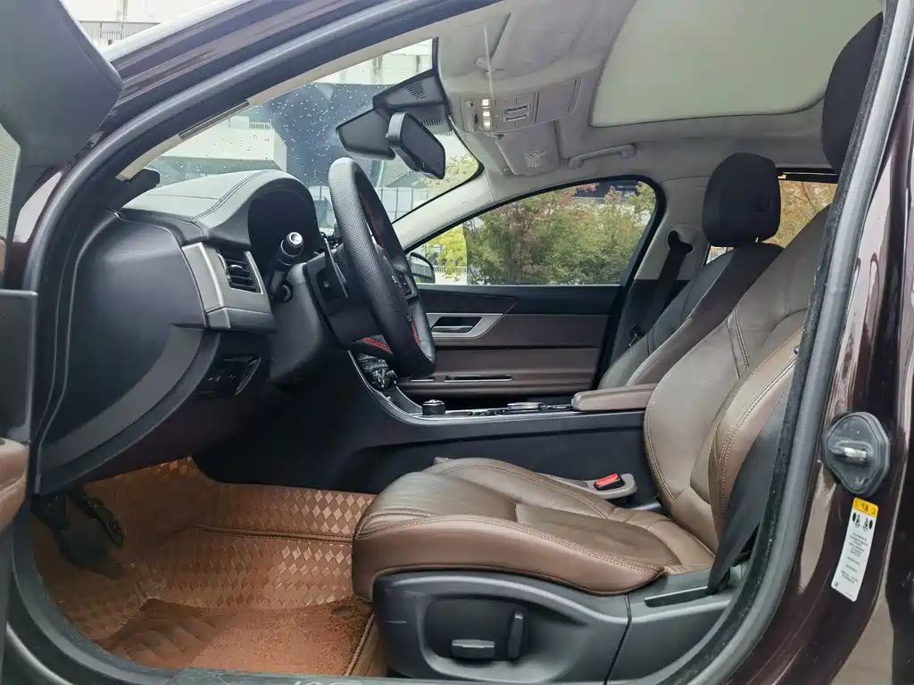 Jaguar XFL — миниатюра 9