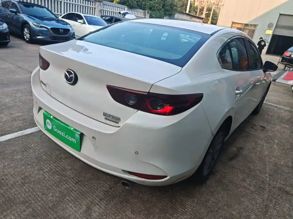 Mazda 3 Axela — миниатюра 7
