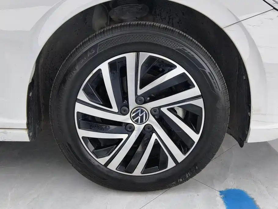 Volkswagen Lavida — миниатюра 6