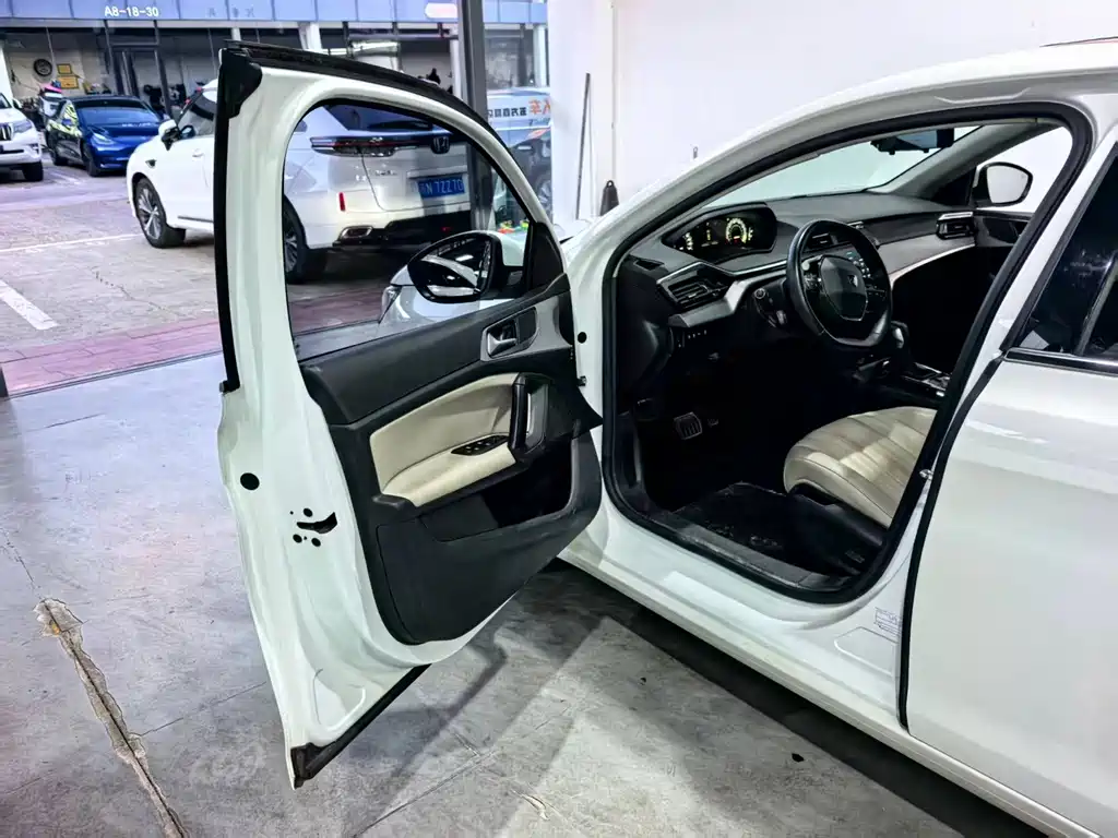 Peugeot 408 — миниатюра 5