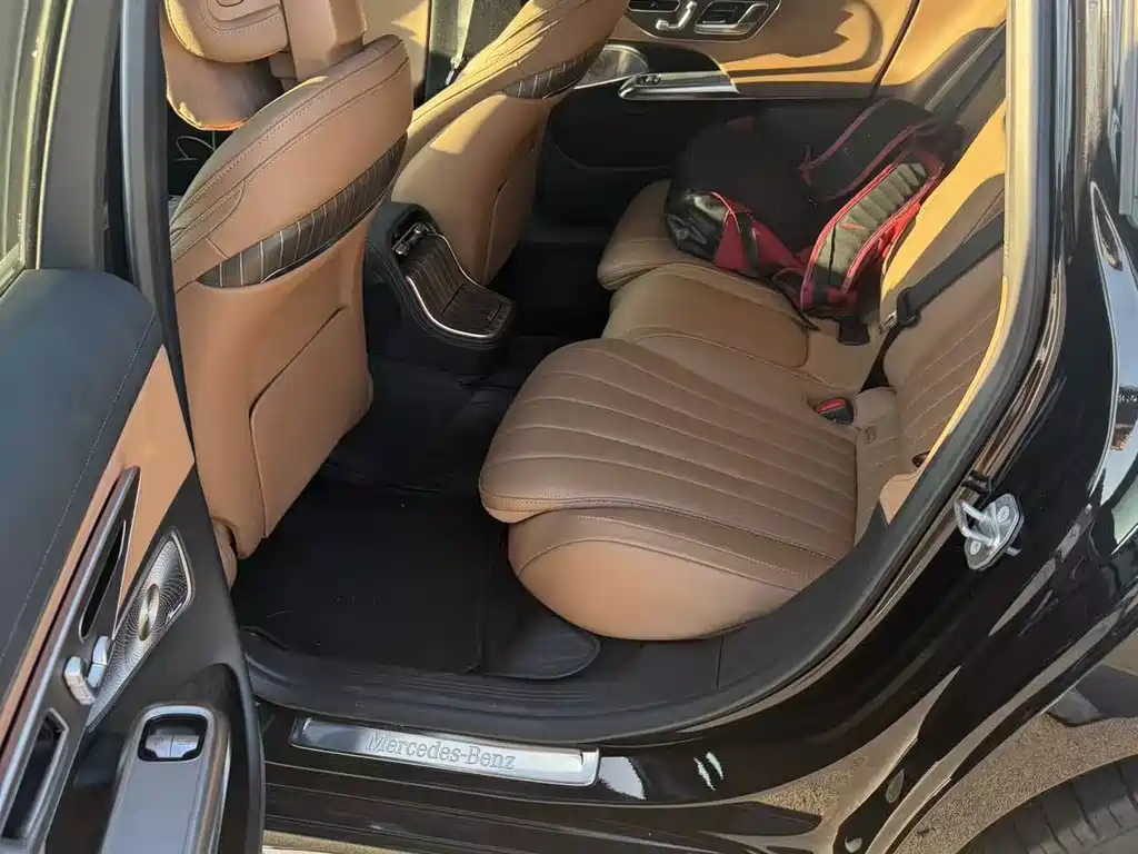 Mercedes-Benz E-Class — миниатюра 4