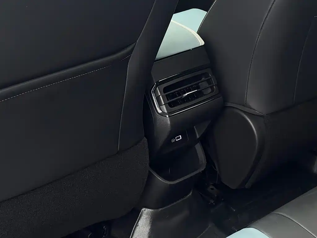 Geely Emgrand S — миниатюра 13
