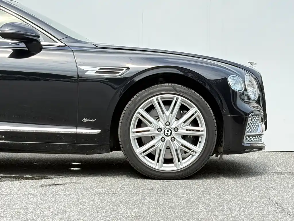 Bentley Flying Spur PHEV — миниатюра 28