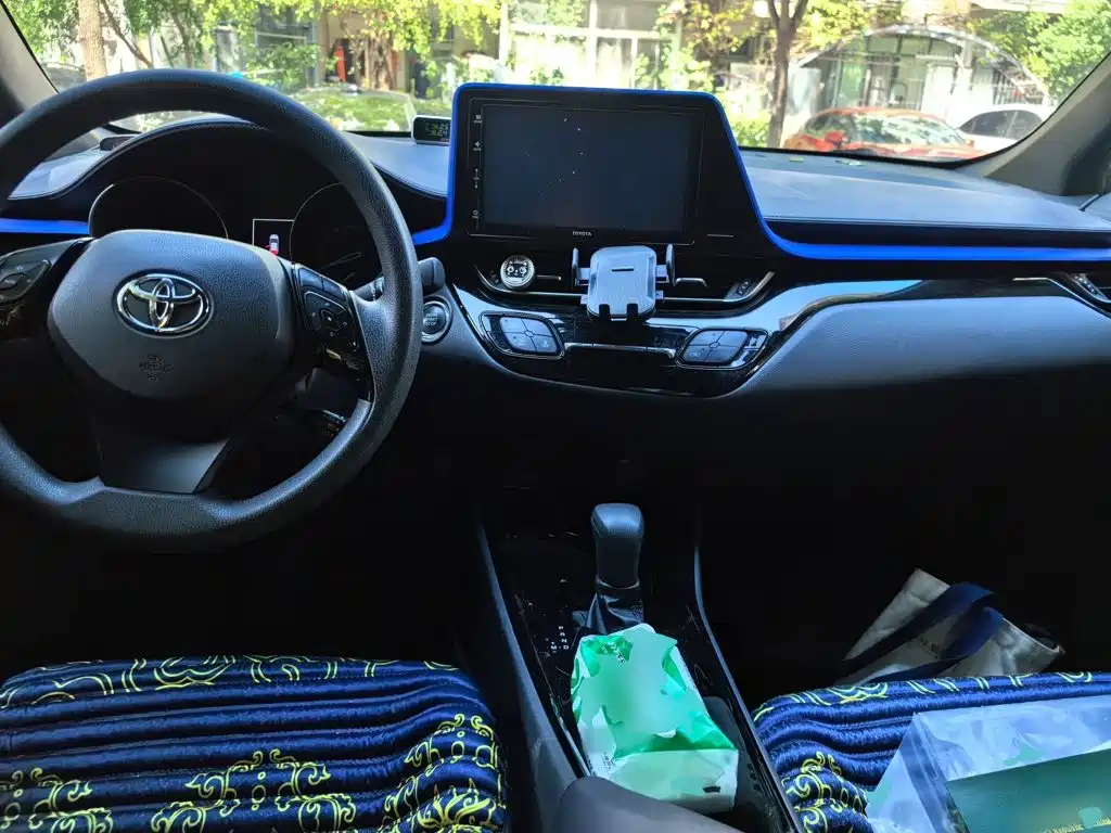 Toyota IZOA — миниатюра 10