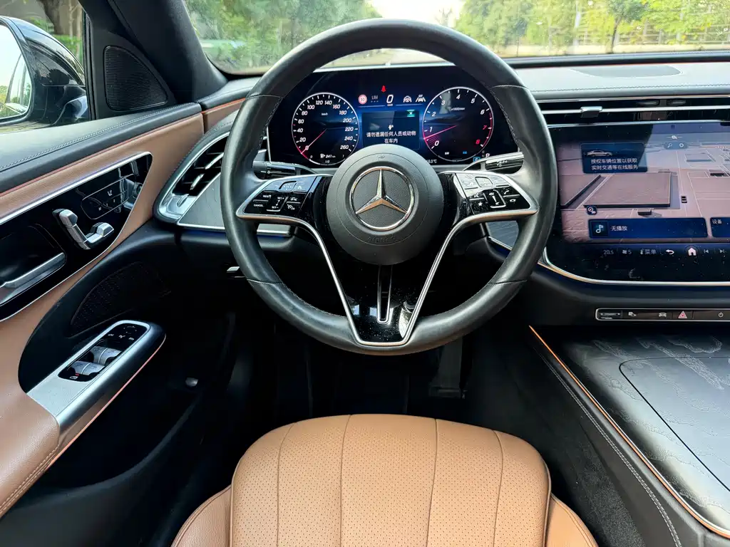 Mercedes-Benz E-Class (Import) — миниатюра 13