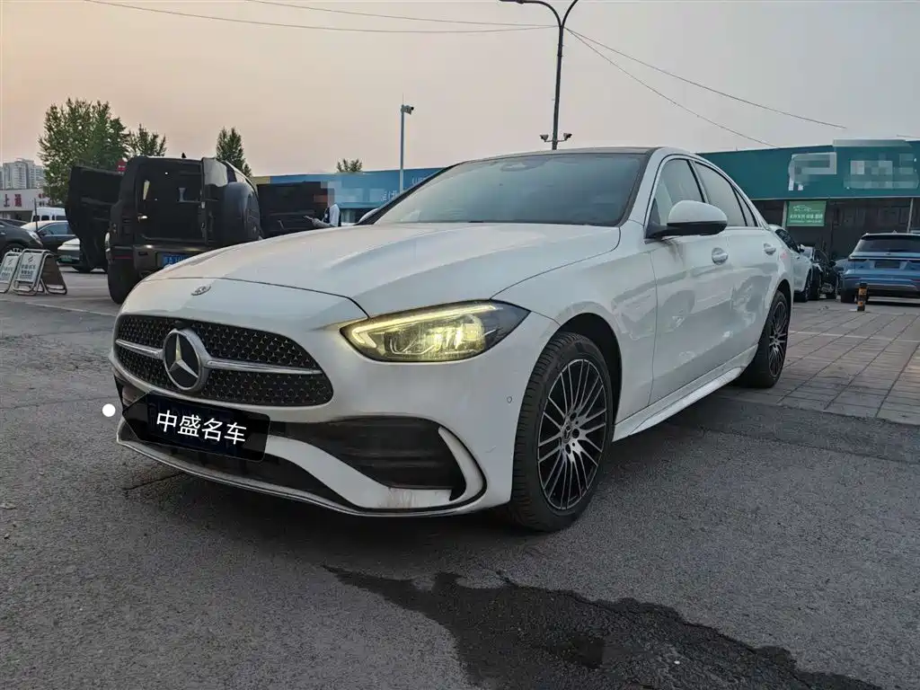 Mercedes-Benz C-Class 2024