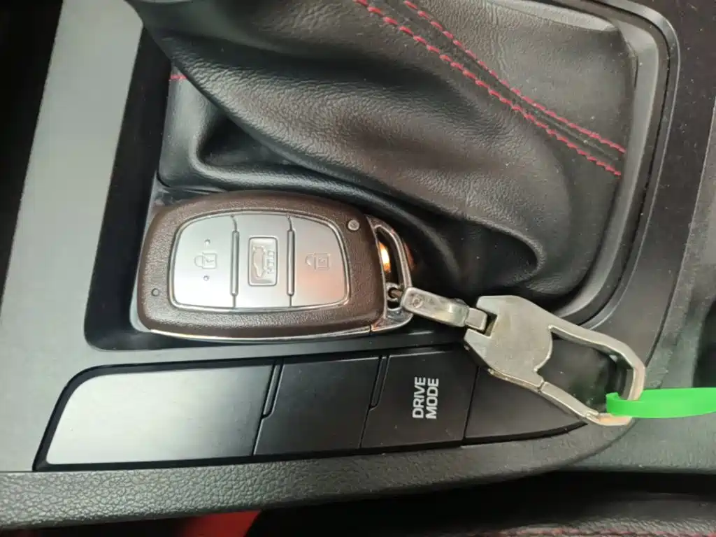 Hyundai Elantra — миниатюра 9