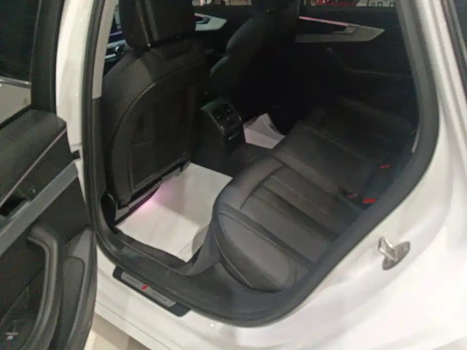 Audi A4L — миниатюра 11