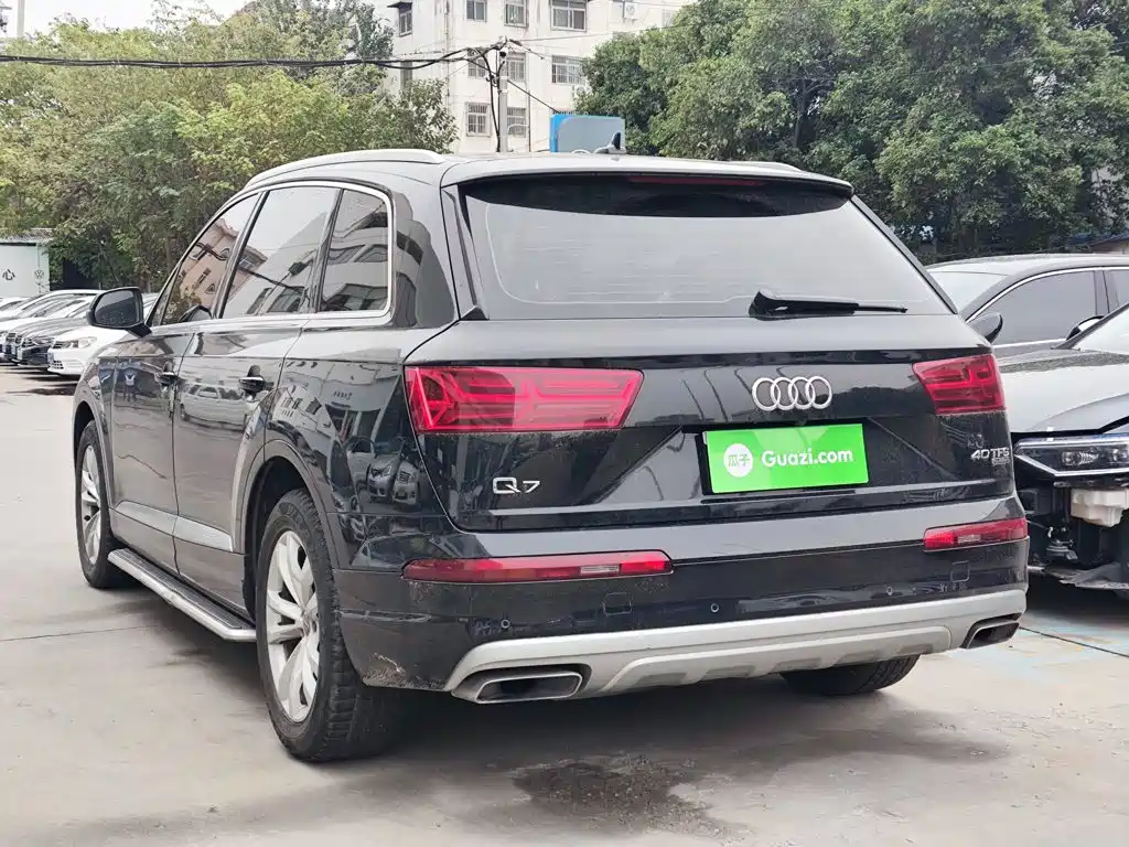 Audi Q7 — миниатюра 5