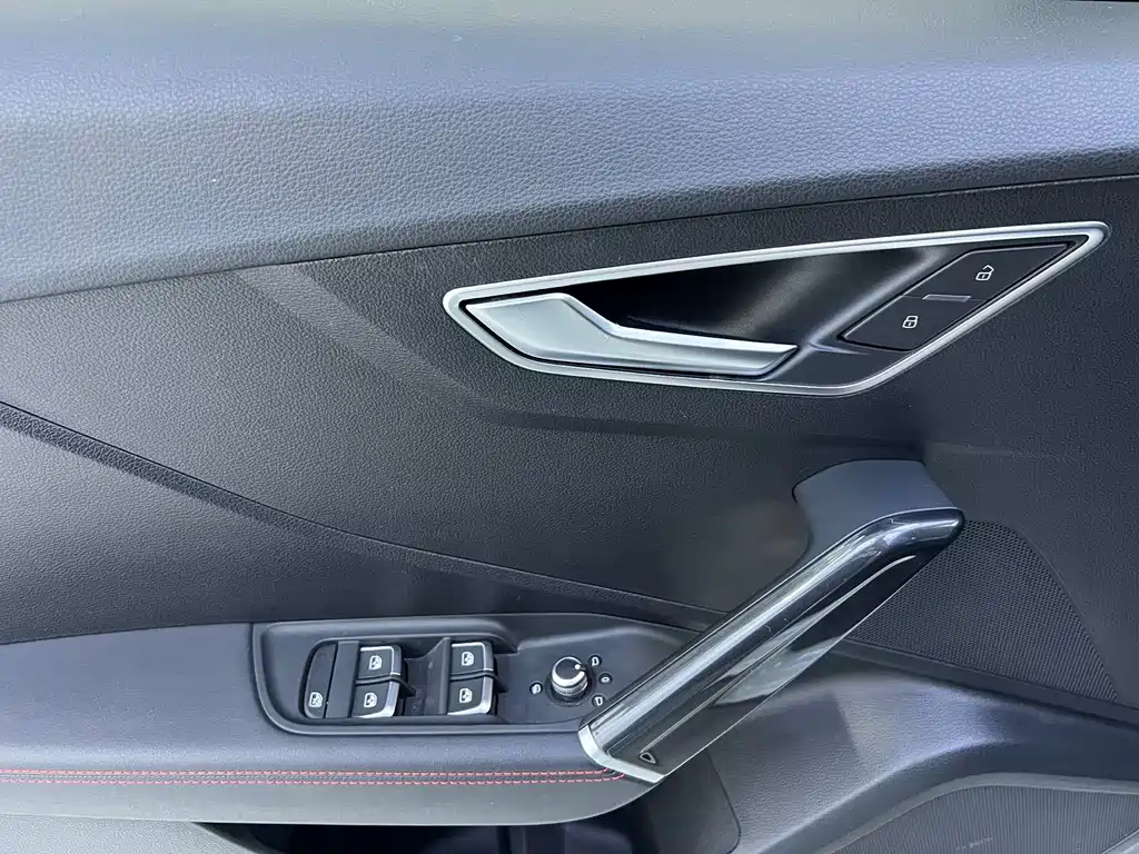 Audi Q2L 2022 35 TFSI Fashion