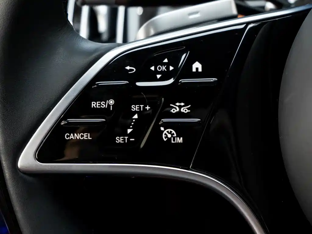 Mercedes-Benz S-Class — миниатюра 17