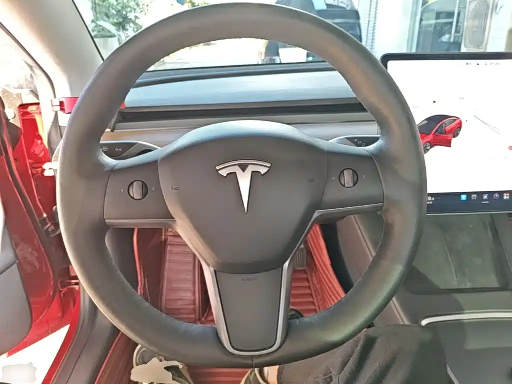 Tesla Model 3 — миниатюра 11