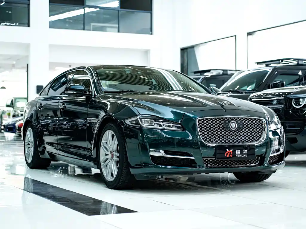 JAGUAR XJ