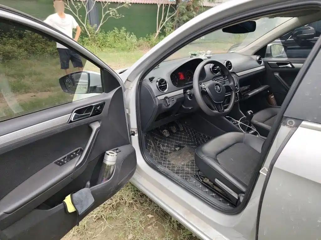 Volkswagen Jetta — миниатюра 12