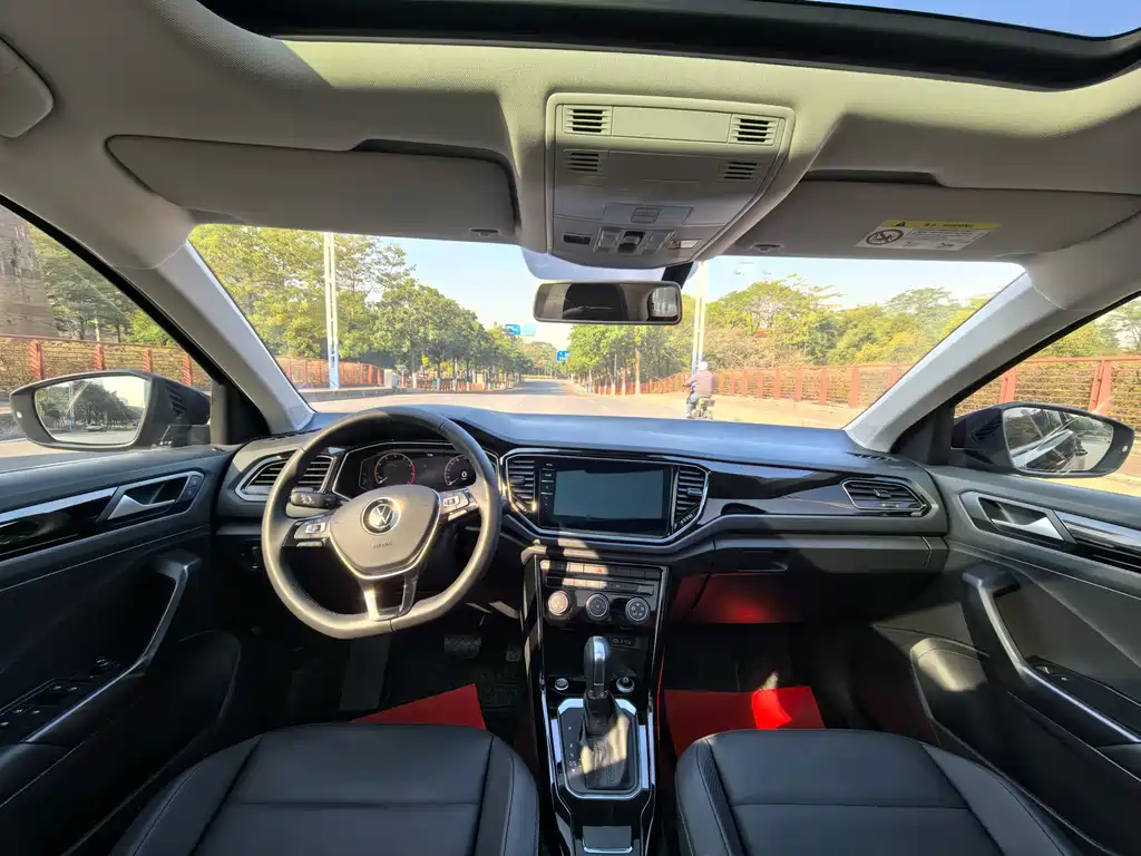 VOLKSWAGEN T ROC EXPLORING SONGS