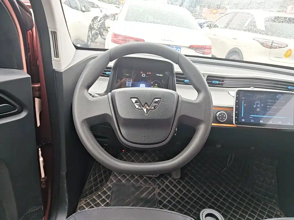 Wuling MINIEV — миниатюра 11