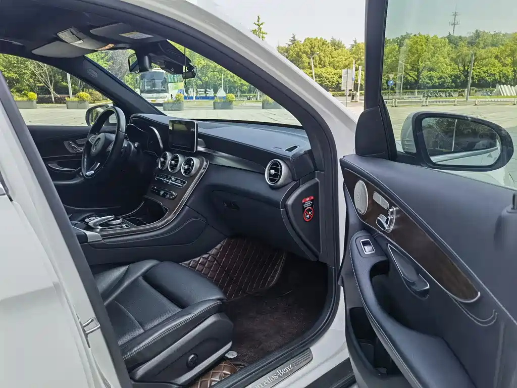 Mercedes-Benz GLC 2019 GLC 300 L 4MATIC
