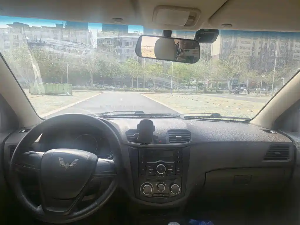 Wuling Hongguang — миниатюра 6