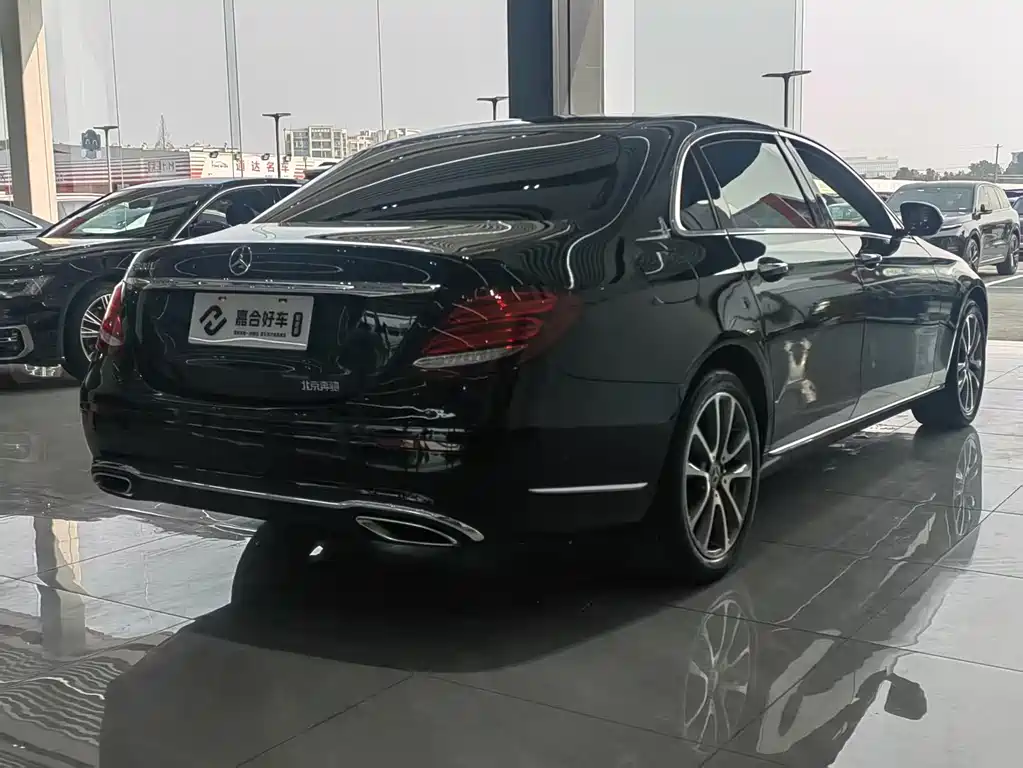 MERCEDES-BENZ E CLASS